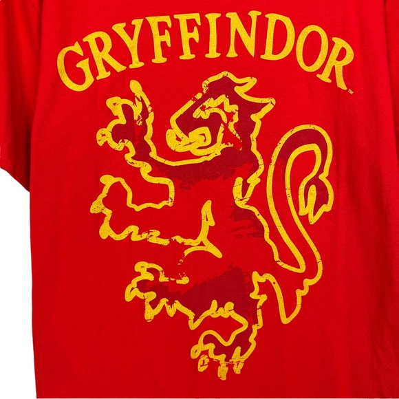 Harry Potter Gryffindor Red Graphic Crewneck Short Sleeve T Shirt - Picture 4 of 6